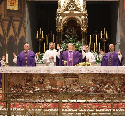 Biskup Gorski predvodio misu zornicu i blagoslov Zagrebačke katedrale